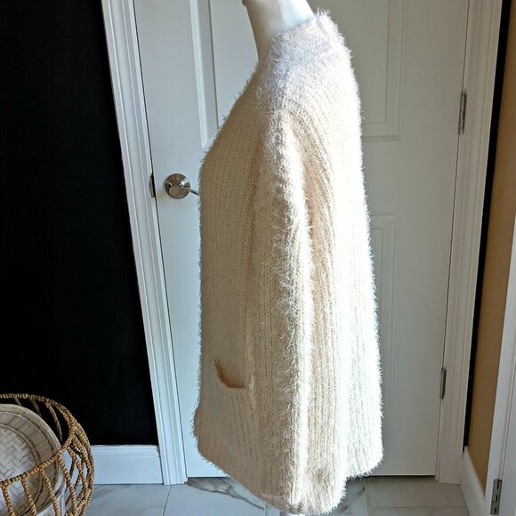 NWOT! ANTHRO'S CYRUS FUZZY OPEN CARDIGAN - Picture 3 of 5